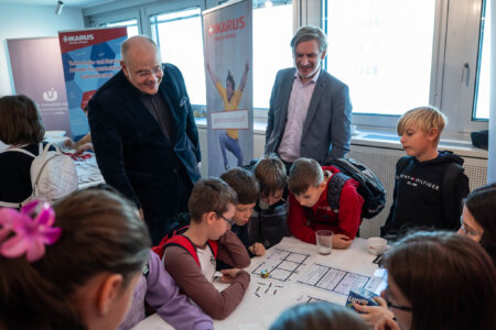 Schülerinnen Tag2 C DigitalCity Wien Han